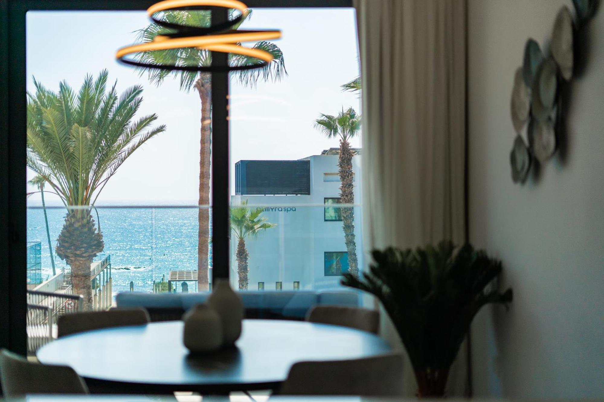 Waterside Sea View Apartments Пафос Экстерьер фото