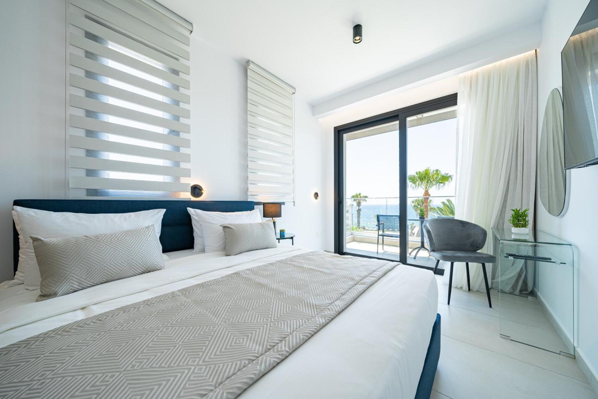 Waterside Sea View Apartments Пафос Номер фото